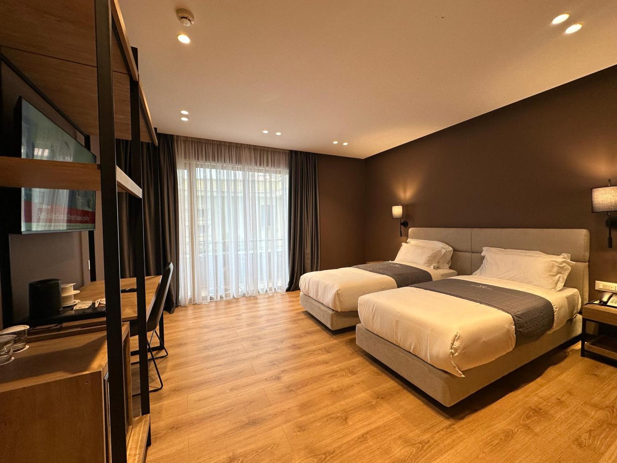 Mulaj 4* Tirana